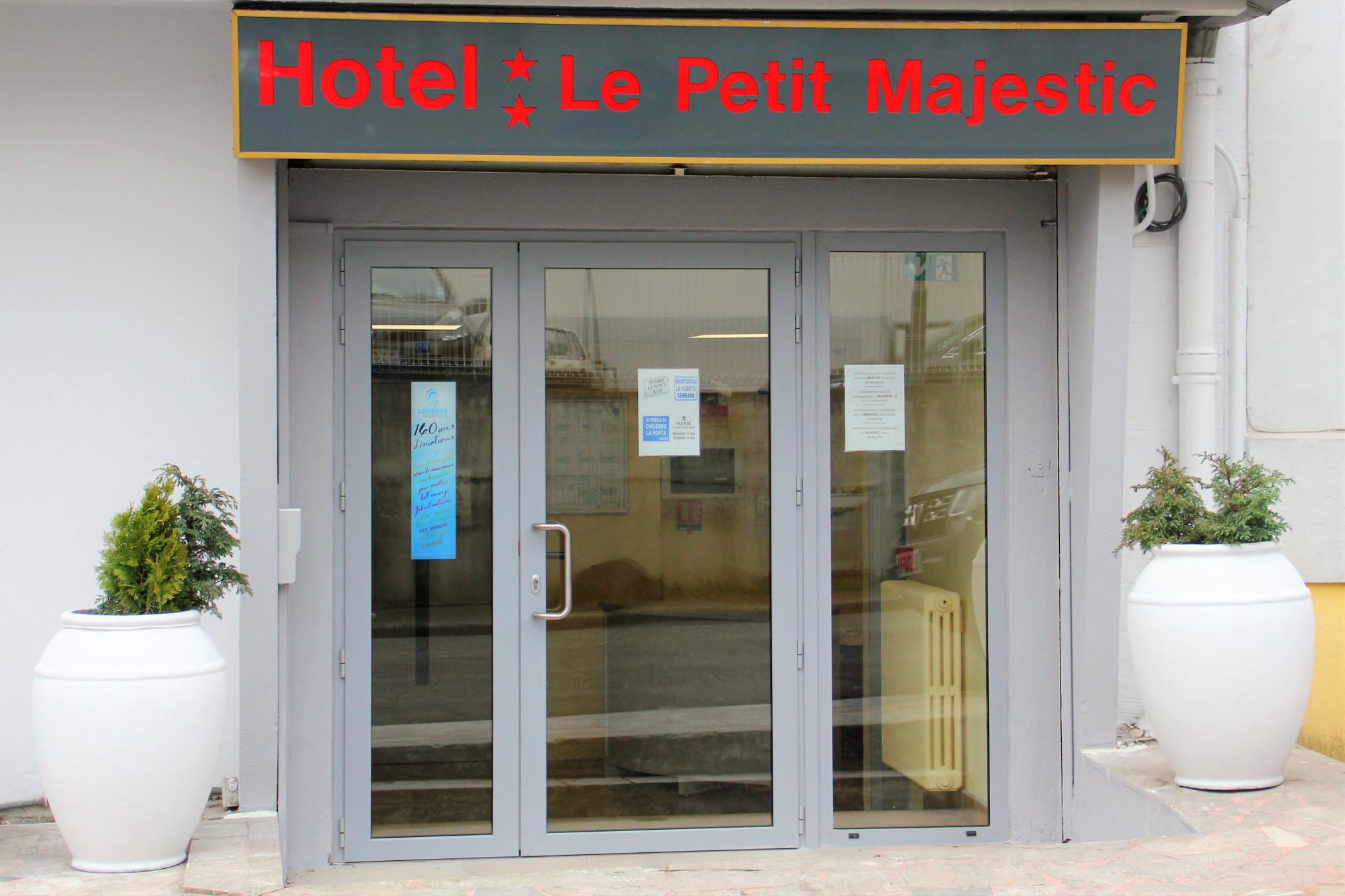 Le Petit Majestic Hotel Lourdes Exterior foto